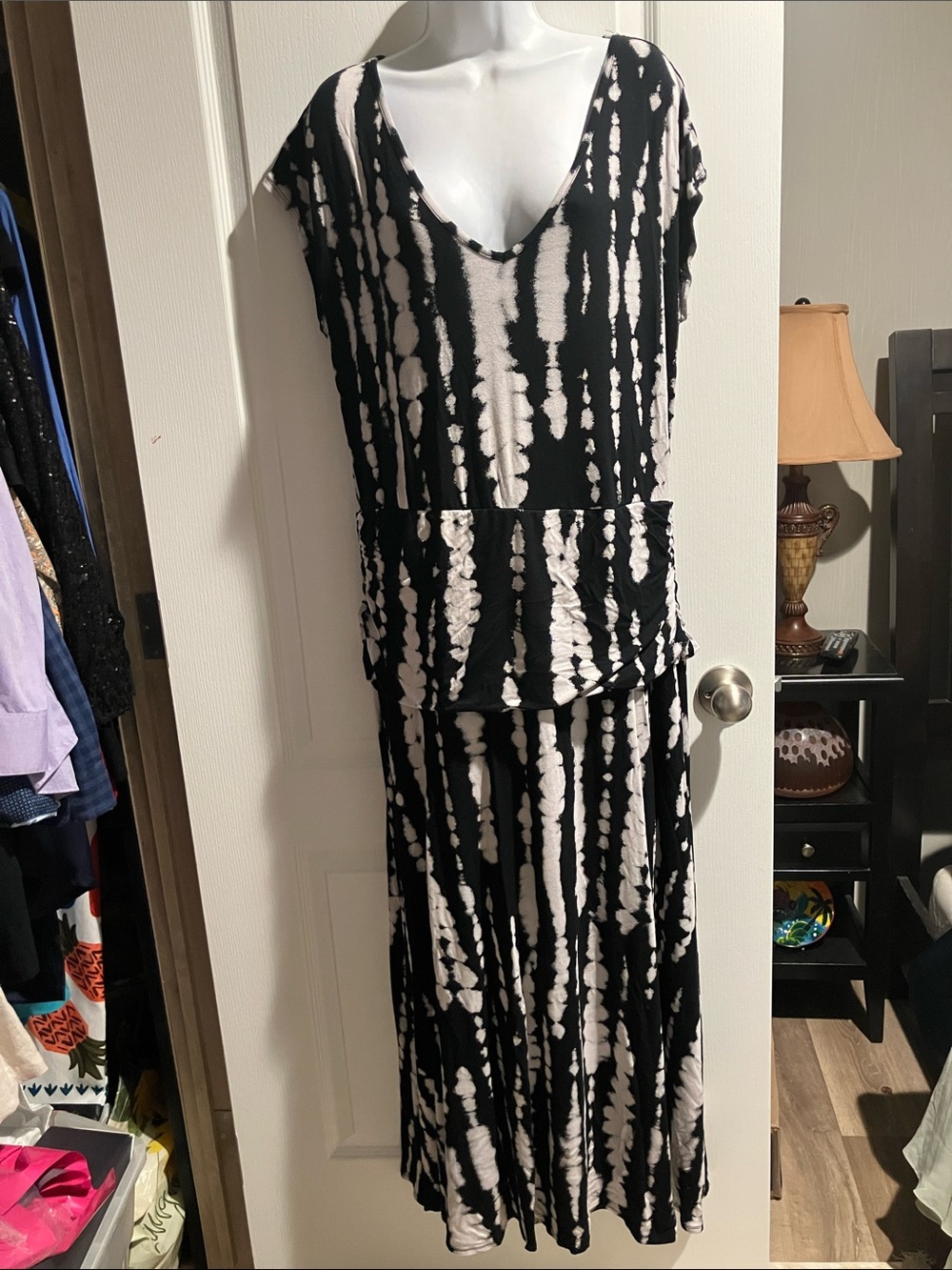 Tie-Dye V-Neck Black and White Maxi Dress